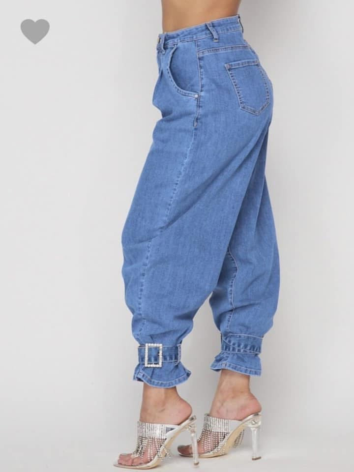 Buckle Jeans